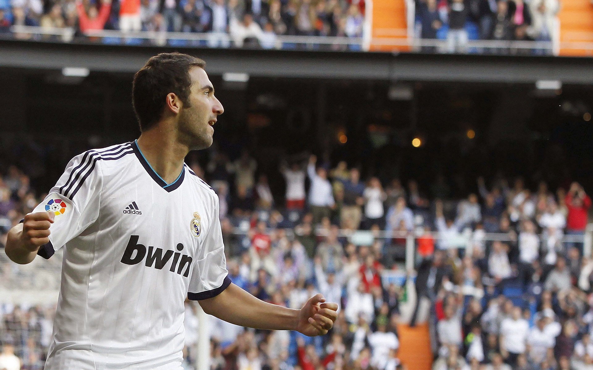 体育mk-中国足球国家队球员身体素质提升方案实施，足球运动员身体素质训练